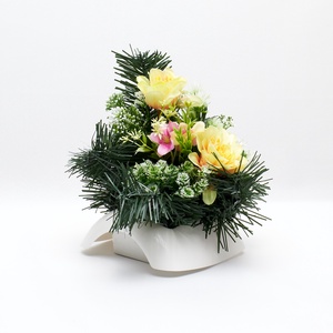 Sárga virágos temetői dísz zöld örökzölddel - otthon & életmód - vallás - temetkezési tárgy - sírdísz, kegyeleti dísz - Meska.hu