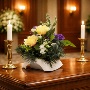  Tavaszi hangulatú temetői dísz sárga és lila virágokkal, Otthon & Életmód, Vallás, Temetkezési tárgy, Sírdísz, kegyeleti dísz, Virágkötés, MESKA