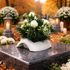 Fehér rózsás temetői dísz örökzöld alapon, Otthon & Életmód, Vallás, Temetkezési tárgy, Sírdísz, kegyeleti dísz, Virágkötés, MESKA