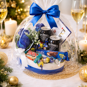 Kék masnis, celofánba csomagolt ajándékbox csokoládéval és italokkal, Élelmiszer, Édesség, Kézműves csokoládé, Virágkötés, MESKA