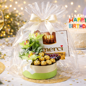 Elegáns zöld ajándékbox csokoládékkal és virágokkal � celofános díszcsomag - élelmiszer - édesség - kézműves csokoládé - Meska.hu