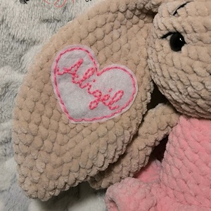 Holgolt Nyuszi névvel - játék & sport - plüssállat & játékfigura - nyuszi - Meska.hu