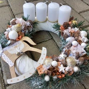 BÉKEBELI ADVENT hintalovas adventi koszorú, adventi ajtódsz,  kopogtató ünnepi dekoráció, karácsonyi dísz - Meska.hu