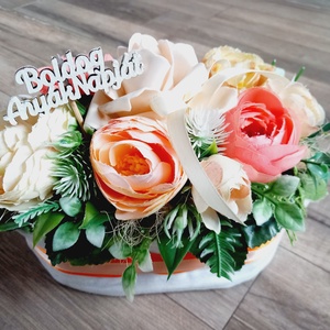 BOLDOG ANYÁK NAPJÁT anyák napi virágbox,  virágdoboz, virágbox, virágos asztaldísz ANYÁK NAPJÁRA, SZÜLINAPRA, NVNAPRA, Otthon & Életmód, Dekoráció, Asztal és polc dekoráció, Asztaldísz, Virágkötés, MESKA