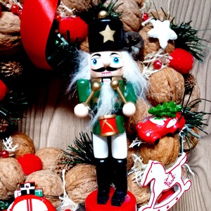 DIÓTÖRŐ ÉS EGÉRKIRÁLY piros-barna-termés  karácsonyi kopogtató,karácsonyi koszorú, ajtódísz, dekoráció KÉSZTERMÉK - karácsony - karácsonyi lakásdekoráció - karácsonyi ajtódíszek - Meska.hu