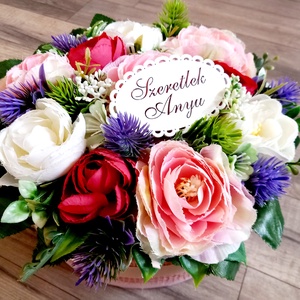 VIRÁGBOX, örök virágdoboz, virágbox  Anyák napja,  habrózsa és boglárkaa asztaldísz, dekoráció, d�sz - Meska.hu