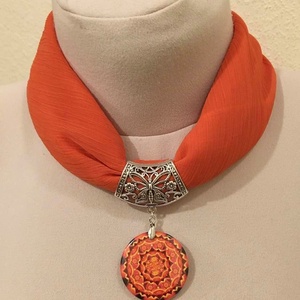 Ékszerkendő - mandala-medál / rövid - ékszer - nyaklánc - medálos nyaklánc - Meska.hu