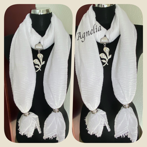 Hófehér ékszersál virágmedállal - Meska.hu