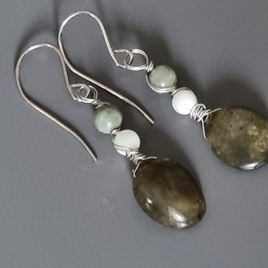 Natúr ásványfülbevaló, ősz, tél, labradorit, hand made, egyszerű, kézzel készített, ajándék - ékszer - fülbevaló - lógó csepp fülbevaló - Meska.hu