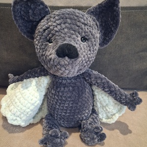 Júlia a denevér, Játék & Sport, Plüssállat & Játékfigura, Más figura, Horgolás, MESKA