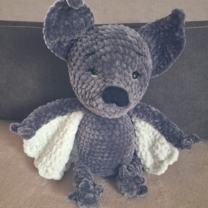 Júlia a denevér - játék & sport - plüssállat & játékfigura - más figura - Meska.hu