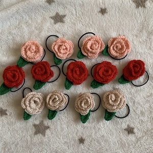 Horgolt rózsás hajgumi - ruha & divat - hajdísz & hajcsat - hajgumi - Meska.hu