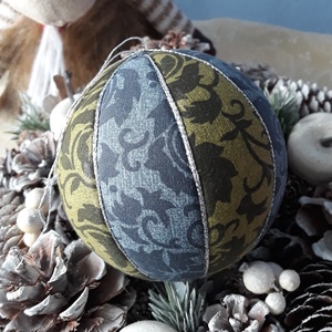 LEÁRAZÁS! - Zöld-kék patchwork karácsonyi gömbdísz ezüst díszítéssel - karácsony - karácsonyi lakásdekoráció - karácsonyfadíszek - Meska.hu