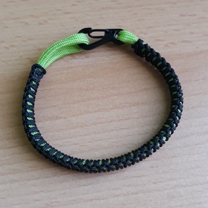 Fekete-banánzöld vékony paracord karkötő - ékszer - karkötő - fonott karkötő - Meska.hu