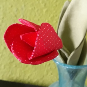 Textil tulipán két levéllel - otthon & életmód - dekoráció - virágdísz és tartó - csokor & virágdísz - Meska.hu