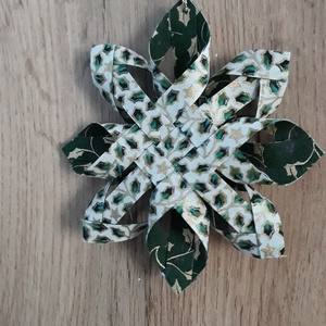 Hajtogatott textil csillag karácsonyfadísz - Két anyagból - karácsony - karácsonyi lakásdekoráció - karácsonyfadíszek - Meska.hu