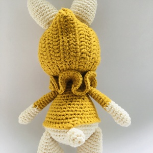 Horgolt kisnyuszi sapkában őszi színben - Amigurumi nyuszi figura gallérral - játék & sport - plüssállat & játékfigura - nyuszi - Meska.hu