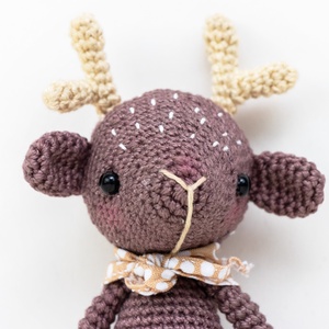 Horgolt rénszarvas bandana sállal vintage stílusban - amigurumi szarvas fiú/lány - Meska.hu