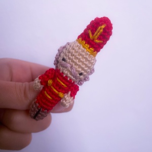 Horgolt Diótörő kitűző - vintage stílusú bross - fiúknak és lányoknak kiegészítő, Ékszer, Kitűző és Bross, Horgolás, Hímzés, MESKA