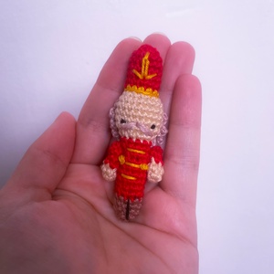 Horgolt Diótörő kitűző - vintage stílusú bross - fiúknak és lányoknak kiegészítő - ékszer - kitűző és bross - Meska.hu
