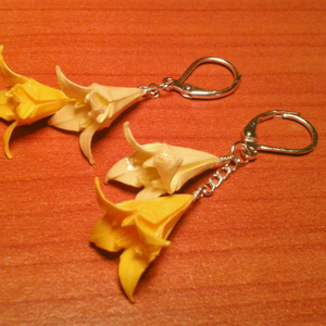 Origami, sárga liliomos fülbevaló - Meska.hu
