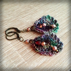 Legyezős, gyapjú fülbevaló - ékszer - fülbevaló - lógó fülbevaló - Meska.hu