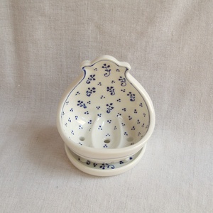 Szappantartó, kék virágokkal és pettyekkel - otthon & életmód - fürdőszoba - szappantartó - Meska.hu