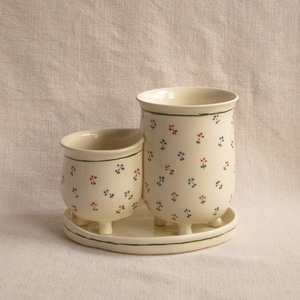 Evőeszköz szárító, két részes, mélyített díszítéssel, rózsaszín festett virágokkal - Meska.hu