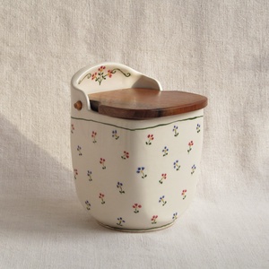 Kerámia sótartó, cukortartó fa fedéllel, virágos díszítéssel - otthon & életmód - konyhafelszerelés, tálalás - konyhai tárolás - fűszertartó - Meska.hu