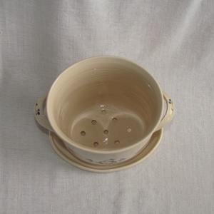 Evőeszköz szárító,  mélyített díszítéssel, kék festett virágokkal - táska & tok - uzsonna- & ebéd tartó - evőeszköz tartó - Meska.hu