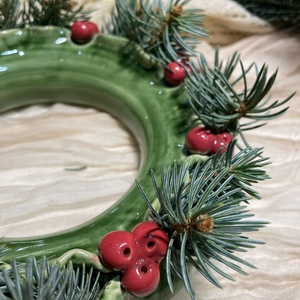  Kézzel Készült Karácsonyi Asztali Kerámia Koszorú Fenyőágakhoz  - karácsony - adventi díszek - adventi gyertyadíszek és koszorúdíszek - Meska.hu