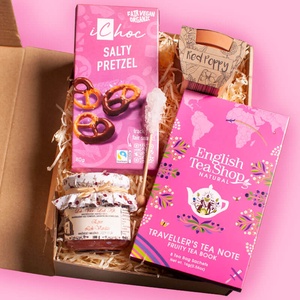 NAGYON CSAJOS - vegán ajándékbox anyák napjára, Élelmiszer, Gourmet ajándékcsomag, , MESKA