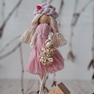 Névre szóló makramé lány, Otthon & Életmód, Dekoráció, Dísztárgy, Csomózás, Baba-és bábkészítés, MESKA