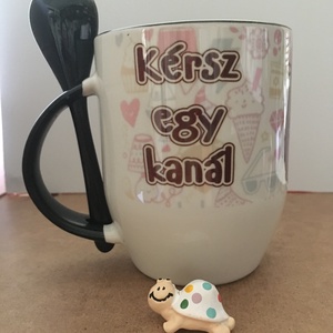 Színes belsejű kanalas bögre - otthon & életmód - konyhafelszerelés, tálalás - tálalás - bögre & csésze - Meska.hu