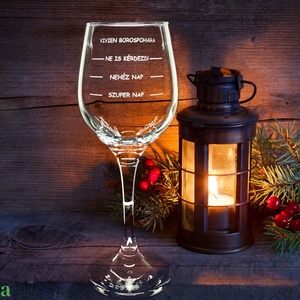 Karácsonyra gravírozott pohár névre szóló vicces felirattal - otthon & életmód - konyhafelszerelés, tálalás - tálalás - boros poharak, szettek - Meska.hu