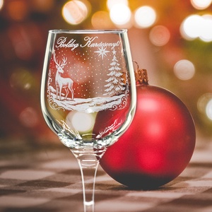 Karácsonyra névre szóló gravírozott pohár szarvasos mintával, Otthon & Életmód, Konyhafelszerelés, tálalás, Tálalás, Boros poharak, szettek, Gravírozás, pirográfia, MESKA