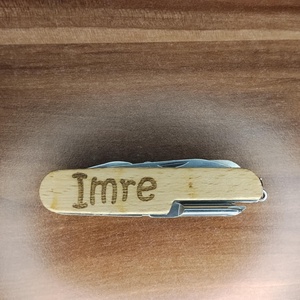 Gravírozott, fa markolatú, több funkciós svájci bicska/zsebkés saját névvel - Meska.hu