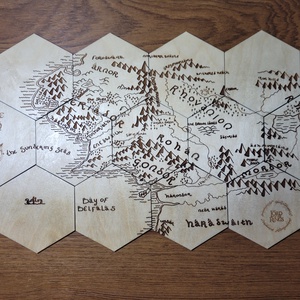 Fa poháralátét - Gyűrűk Ura térkép, Otthon & Életmód, Konyhafelszerelés, tálalás, Tálalás, Tányér- és poháralátét, Gravírozás, pirográfia, MESKA