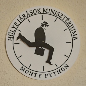 Monty Python óra - otthon & életmód - dekoráció - fali és függő dekoráció - falióra & óra - Meska.hu