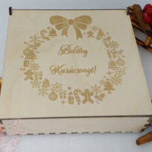 Karácsonyi díszdoboz egyedi felirattal - Meska.hu