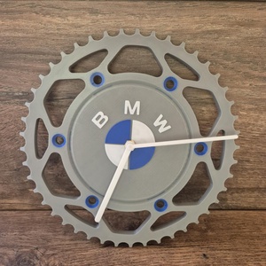 3D Nyomtatott Motoros Fali Óra    BMW stílusban!, Otthon & Életmód, Dekoráció, Fali és függő dekoráció, Falióra & óra, Mozaik, MESKA