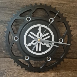 3D Nyomtatott Motoros Fali Óra    Yamaha stílusban! - Meska.hu