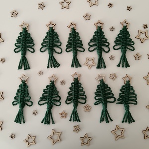 10 db kicsi makramé karácsonyfa - otthon & életmód - dekoráció - fali és függő dekoráció - falra akasztható dekor - Meska.hu