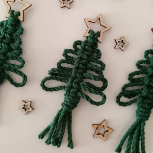 10 db kicsi makramé karácsonyfa - otthon & életmód - dekoráció - fali és függő dekoráció - falra akasztható dekor - Meska.hu