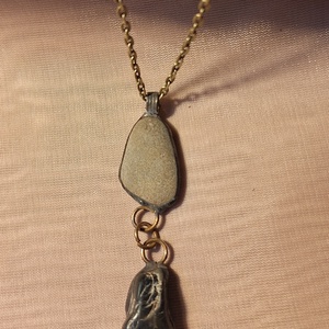 Antik hatású kő medál ásvány csüngővel - Meska.hu