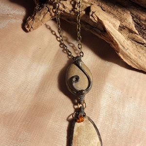 Antik hatású kő medál egyedi díszítéssel, Ékszer, Nyaklánc, Medálos nyaklánc, Ékszerkészítés, Fémmegmunkálás, MESKA