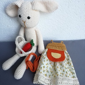 Nyuszi kosárkával - játék & sport - plüssállat & játékfigura - nyuszi - Meska.hu