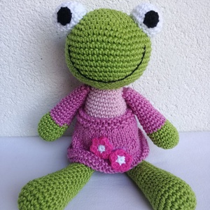 Békalány virágos szoknyában - Meska.hu