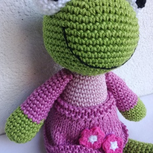 Békalány virágos szoknyában - játék & sport - plüssállat & játékfigura - béka - Meska.hu