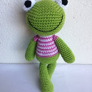 Békalány csíkos pólóban - Meska.hu